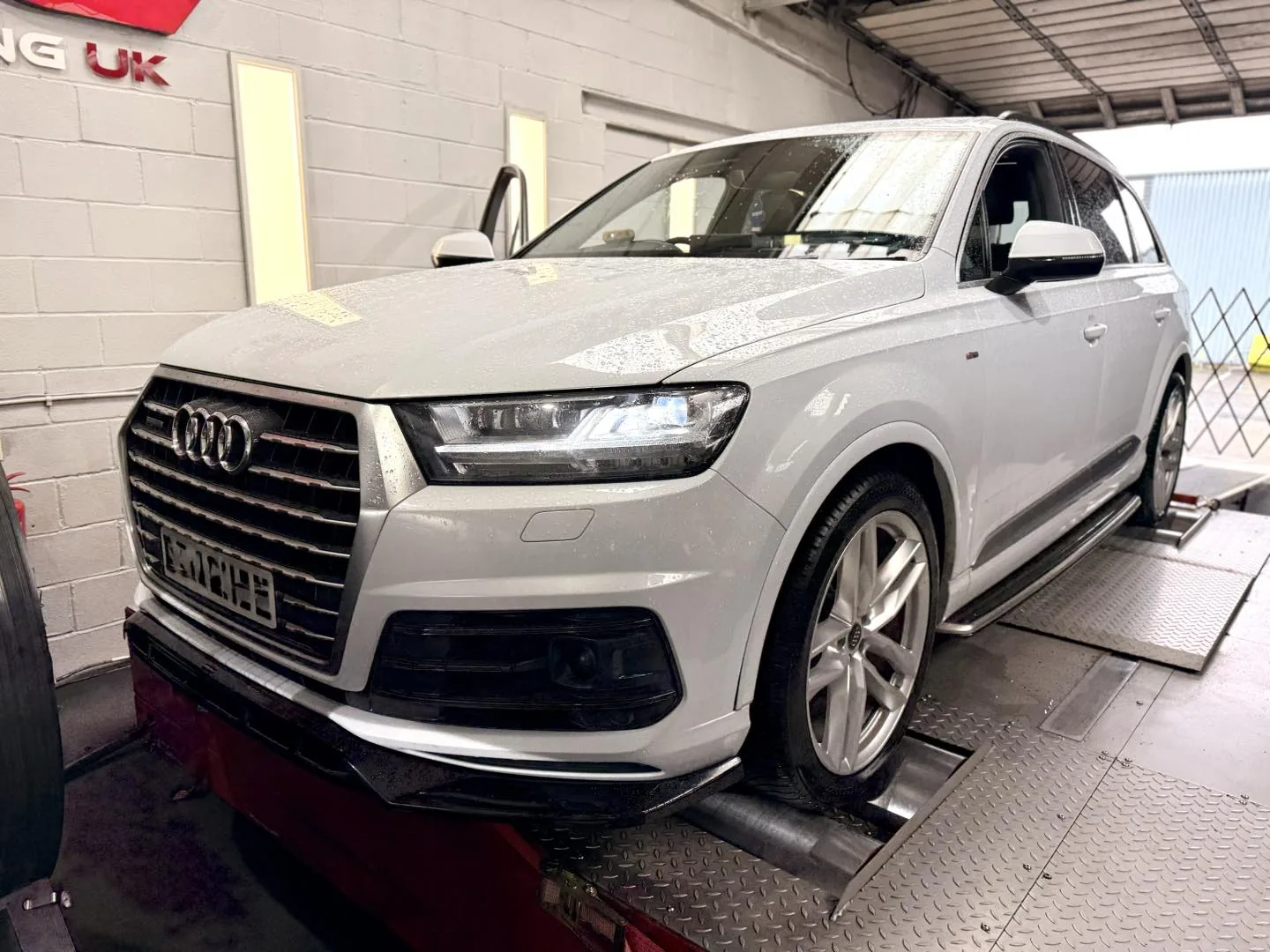 Audi Q7 4M on dyno at DC Remapping UK