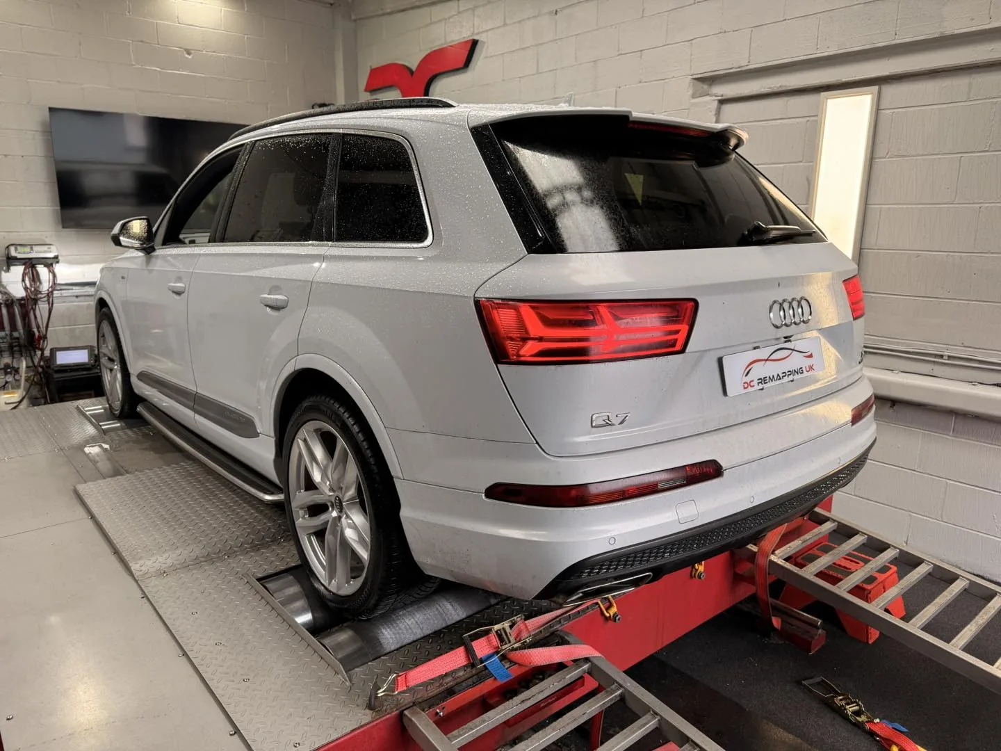 Audi Q7 4M side on dyno
