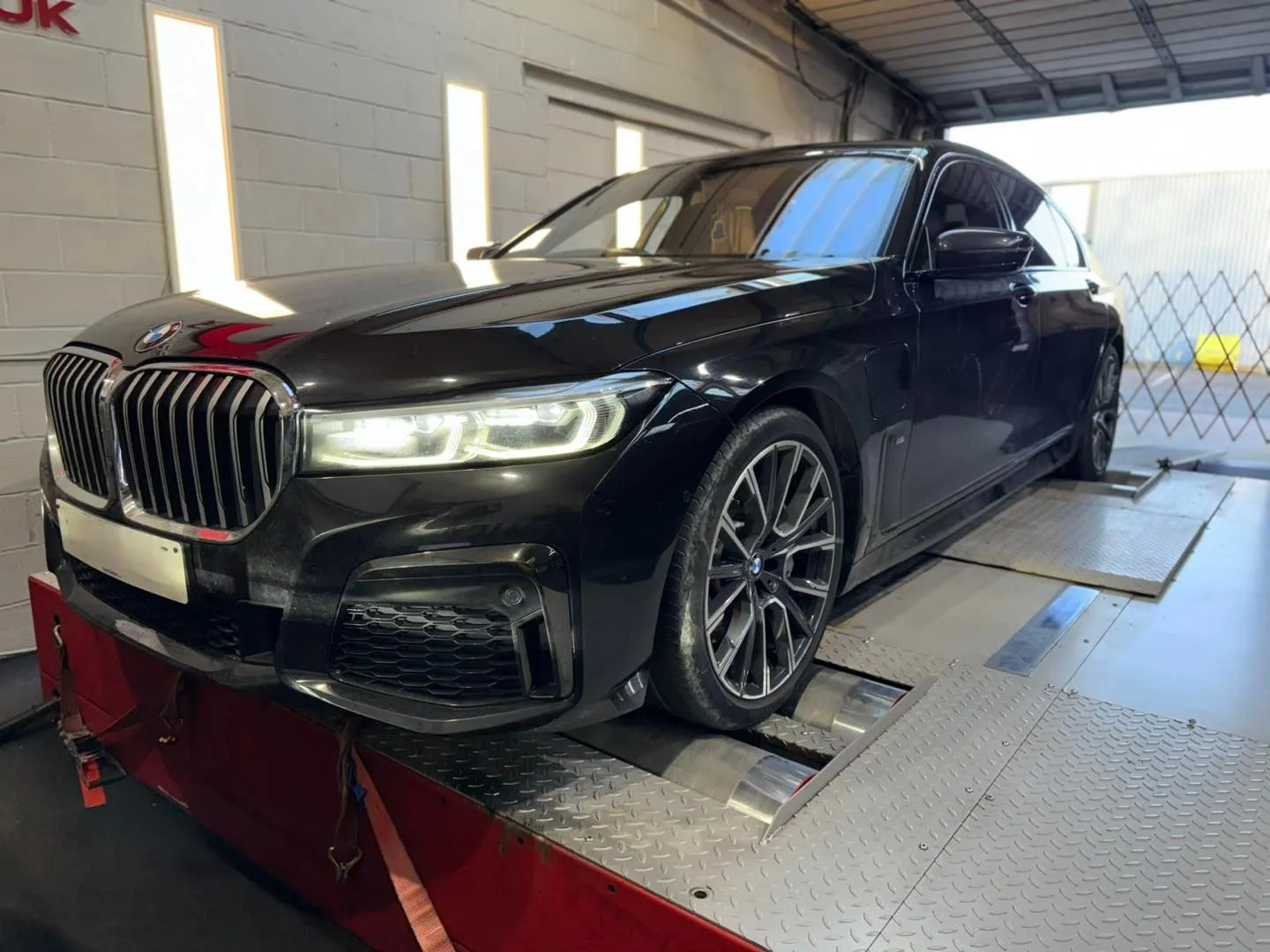 BMW 745e on the 4WD linked dyno at DC Remapping UK