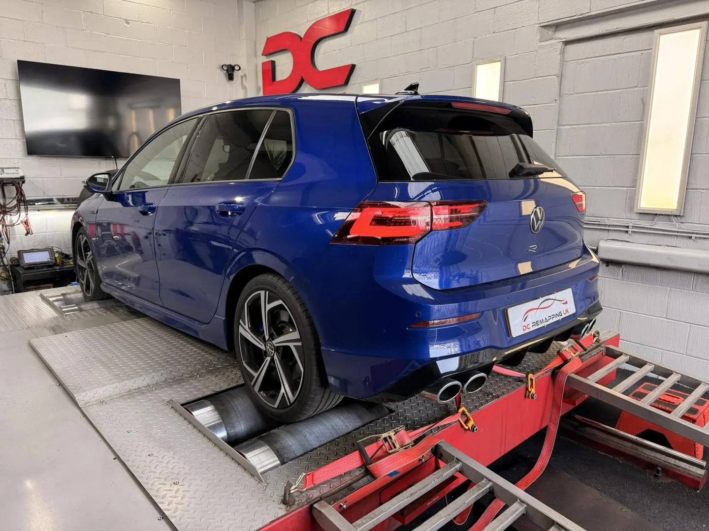 VW Golf R Stage 1 dyno power run — before and after remap