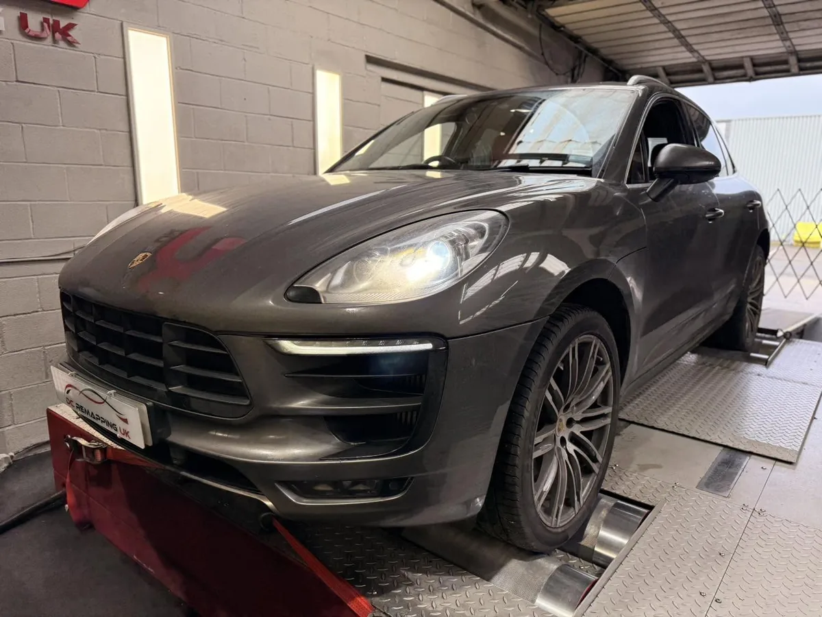 Porsche Macan S on the DC Remapping UK 4WD dyno